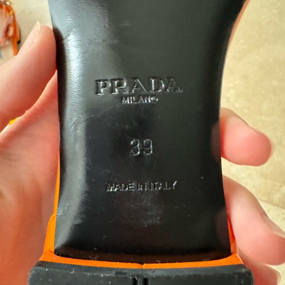 Prada Floral Flat Patent Sandals 39 - Picture 6 of 6